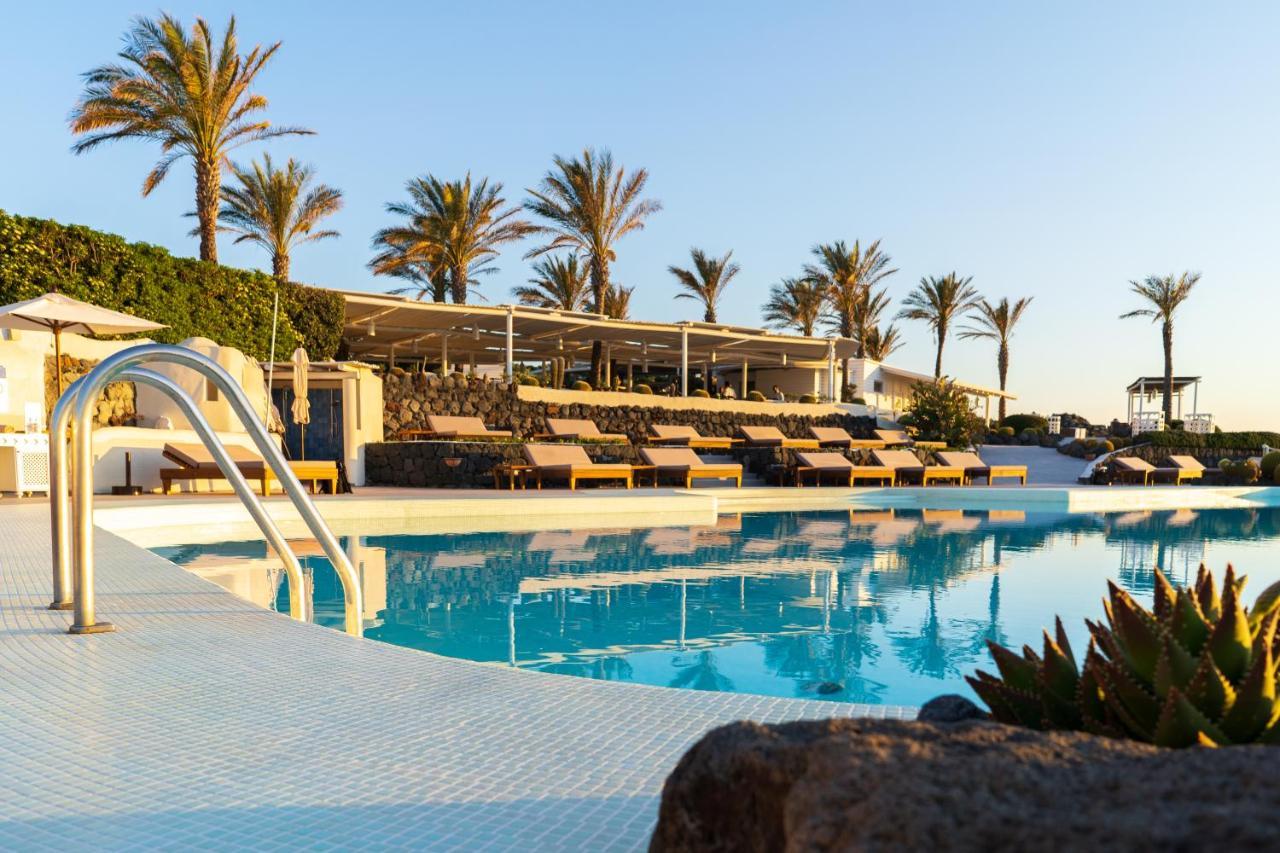 Therasia Sea And - The Leading Of The World 5*