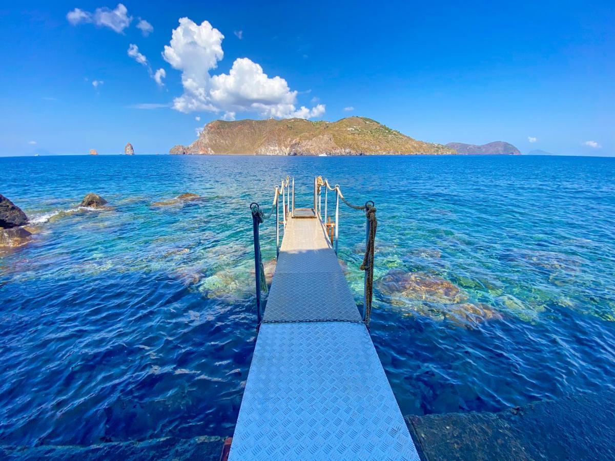 Therasia Sea And - The Leading Of The World 5*
