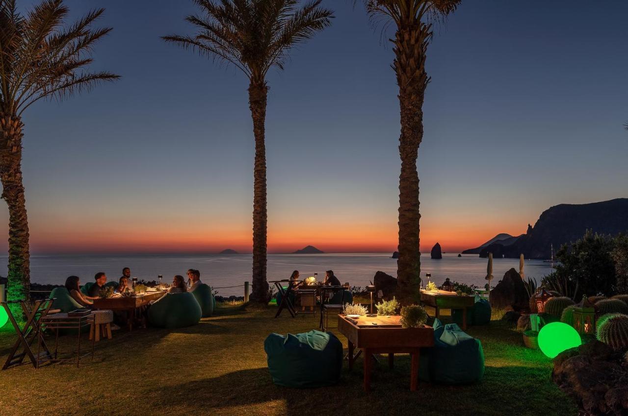 Therasia Sea And - The Leading Of The World 5*